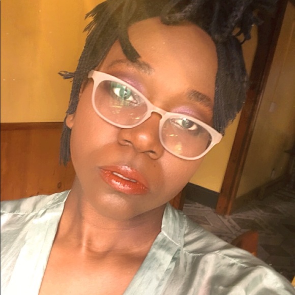 Poshmark profile picture for @wrecked